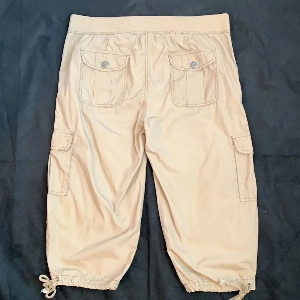 Motherhood Maternity Capris Cargo Pants M Tan - Picture 6 of 8